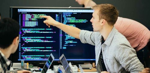 高校計算機學科排行榜揭曉 北大無緣前三，東南大學軟件開發僅次于清華